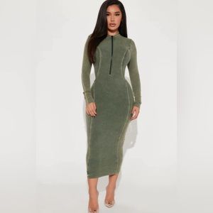 NWT. FASHION NOVA XL ZIP UP SWEATER DRESS.
